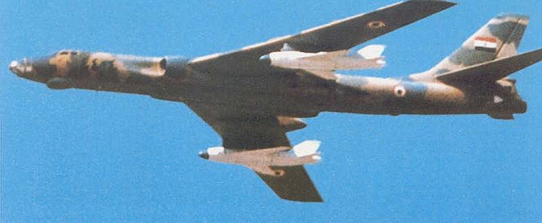 Бомбардувальник Ту-16 єгипетських ВПС з крилатими ракетами типу КСР-2, архівне зображення з відкритих джерел