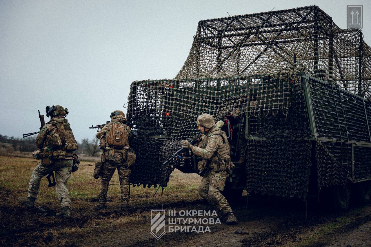 БТР Patria 6x6 з додатковим антидроновим захистом на озброєнні 3-ї ОШБр
