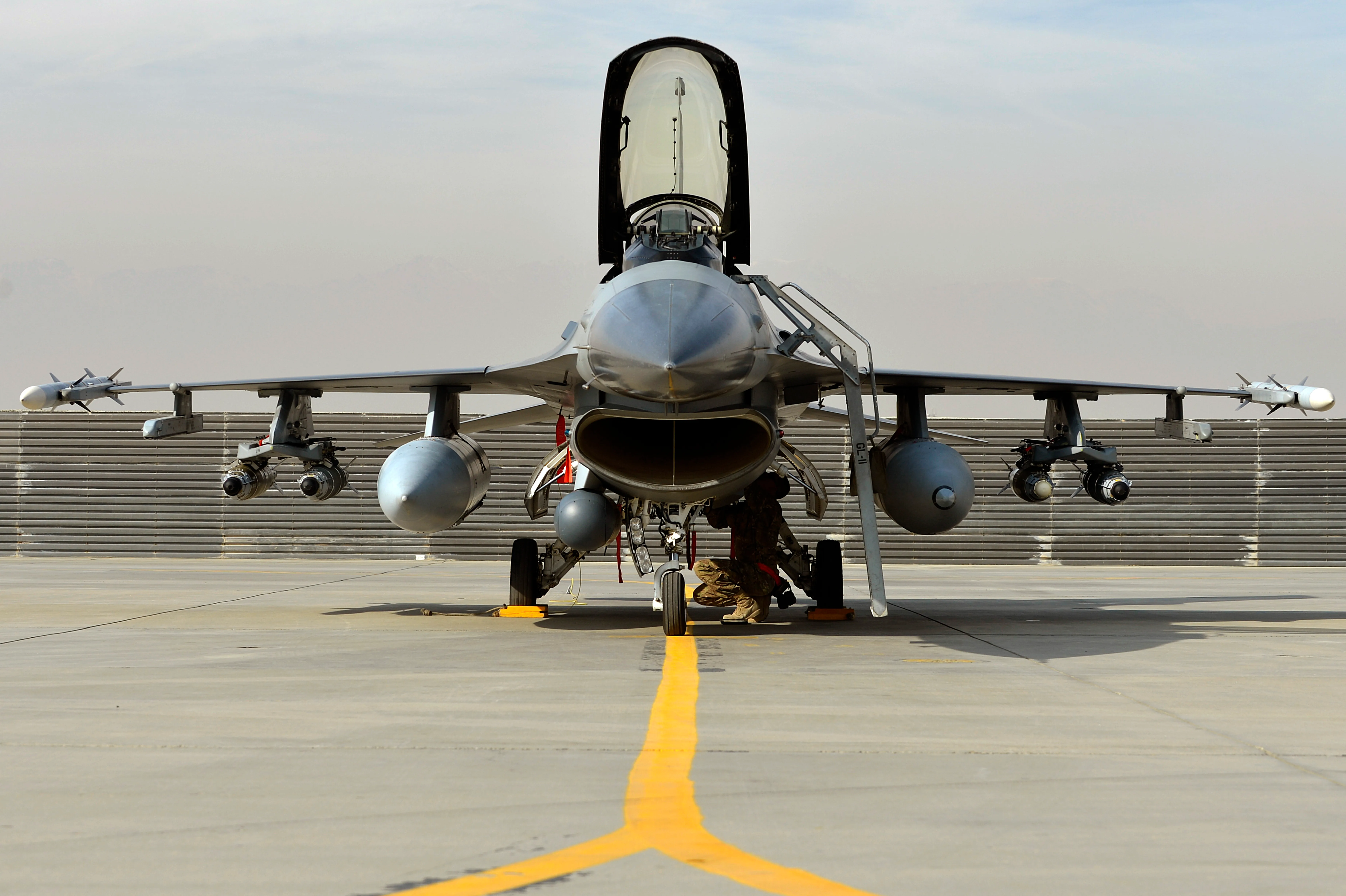 F-16 BRU-57/A