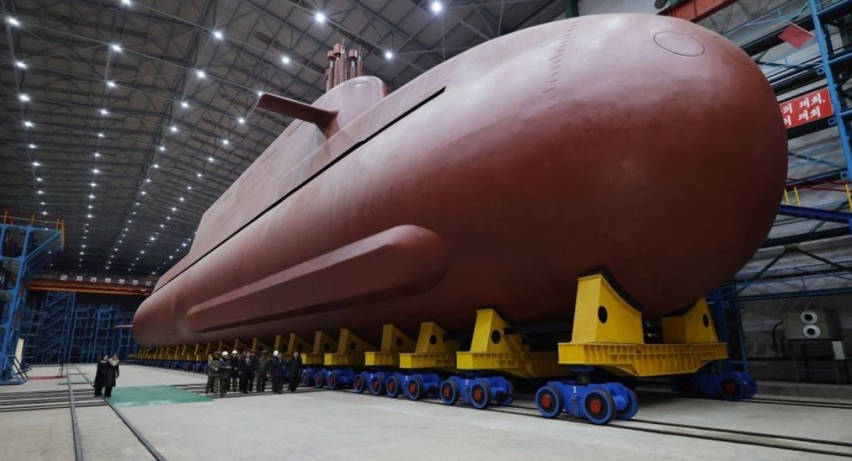 Корпус нового атомного підводного човна Північної Кореї представлений у грудні 2025 року. Фото - KCNA