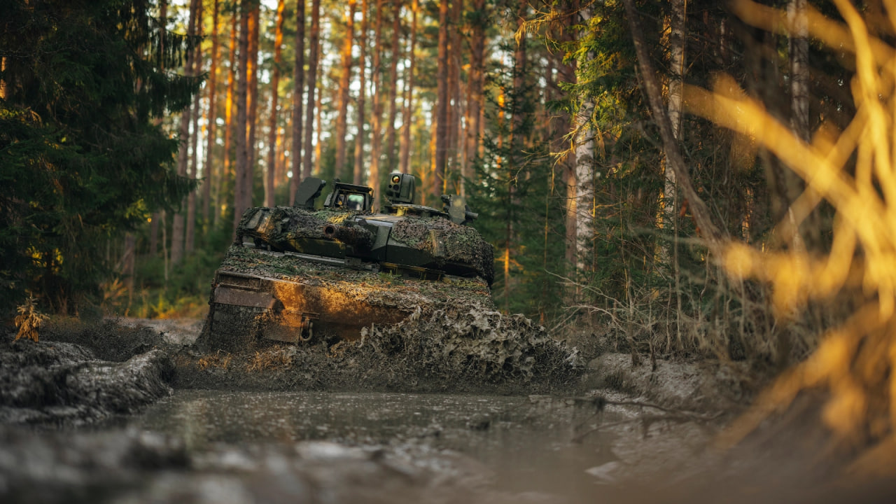 БМП CV90