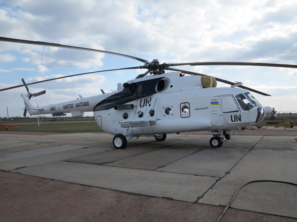 Один з трьох модернізованих на Авіаконі гелікоптерів Мі-8 МТВ-1, що був переданий Командуванню Сухопутних військ Збройних Сил України у квітні минулого року
