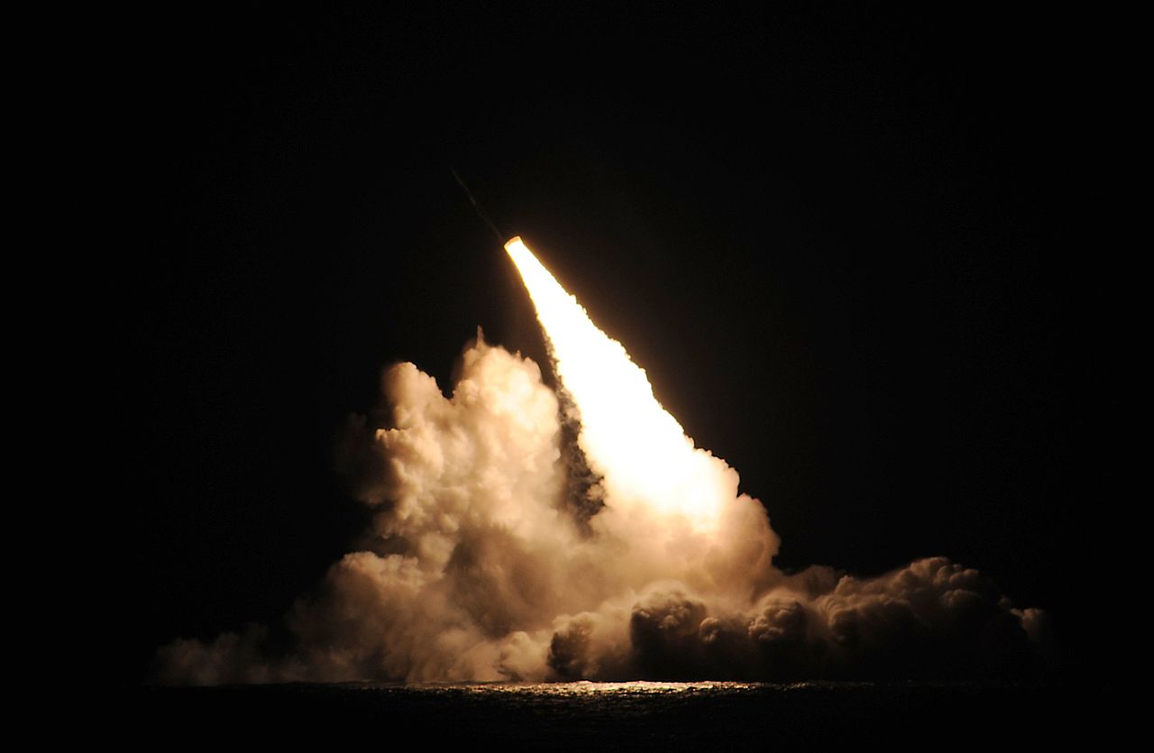 Запуск МБР Trident II з атомного підводного човна USS Kentucky (клас Ohio)