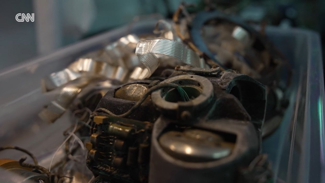 Рештки електричних схем "Орешника" (джерело: CNN)