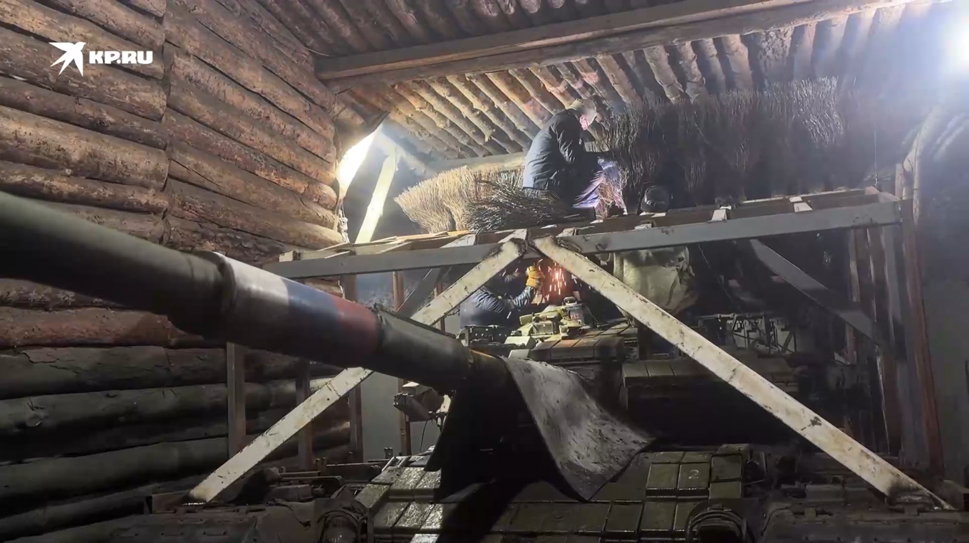 Процес наварювання віників із тросів на металевий каркас