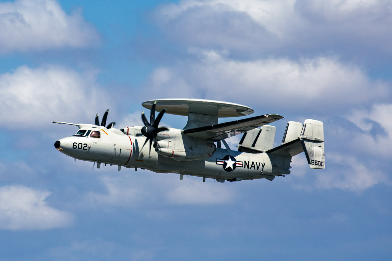 Літак ДРЛВ E-2D Hawkeye