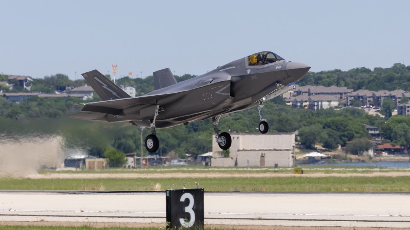 Винищувач F-35B Великої Британії