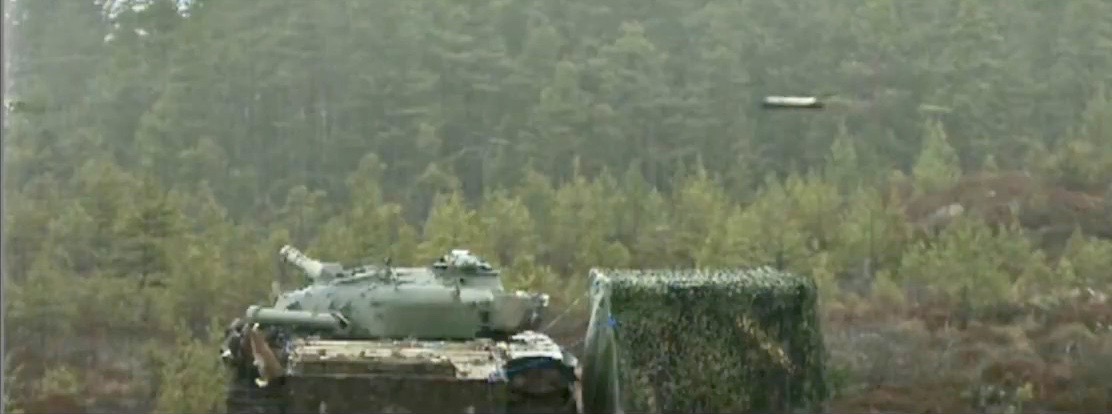 Переносний протитанковий керований ракетний комплекс NLAW може атакувати танк ударом згори