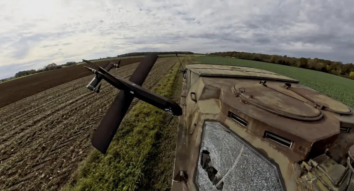 За мить до ураження HX-2 цілі типу БРДМ під час випробувань