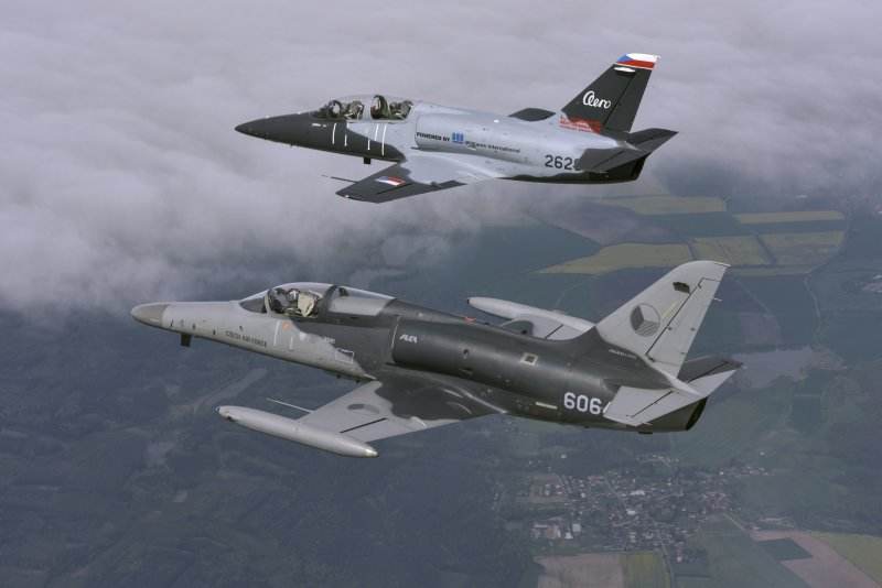 спільний політ L-39NG з L-159