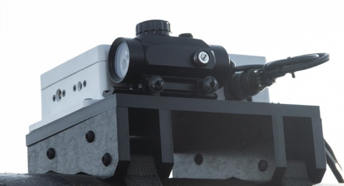 Лазерний випромінювач системи LaserTag від SKIF на танковій гарматі