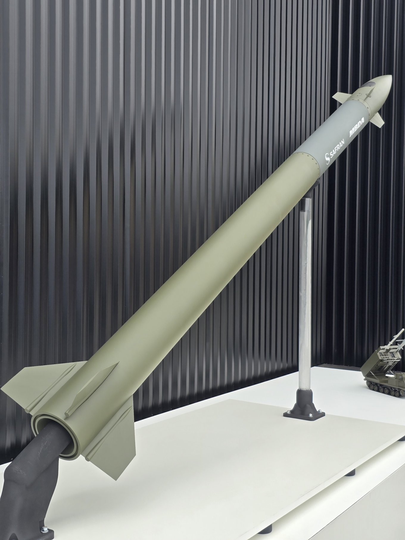 Якщо купувати Foudre з Франції замість HIMARS, то до нього доведеться брати 214-мм Pinaka Mk2 в Індії