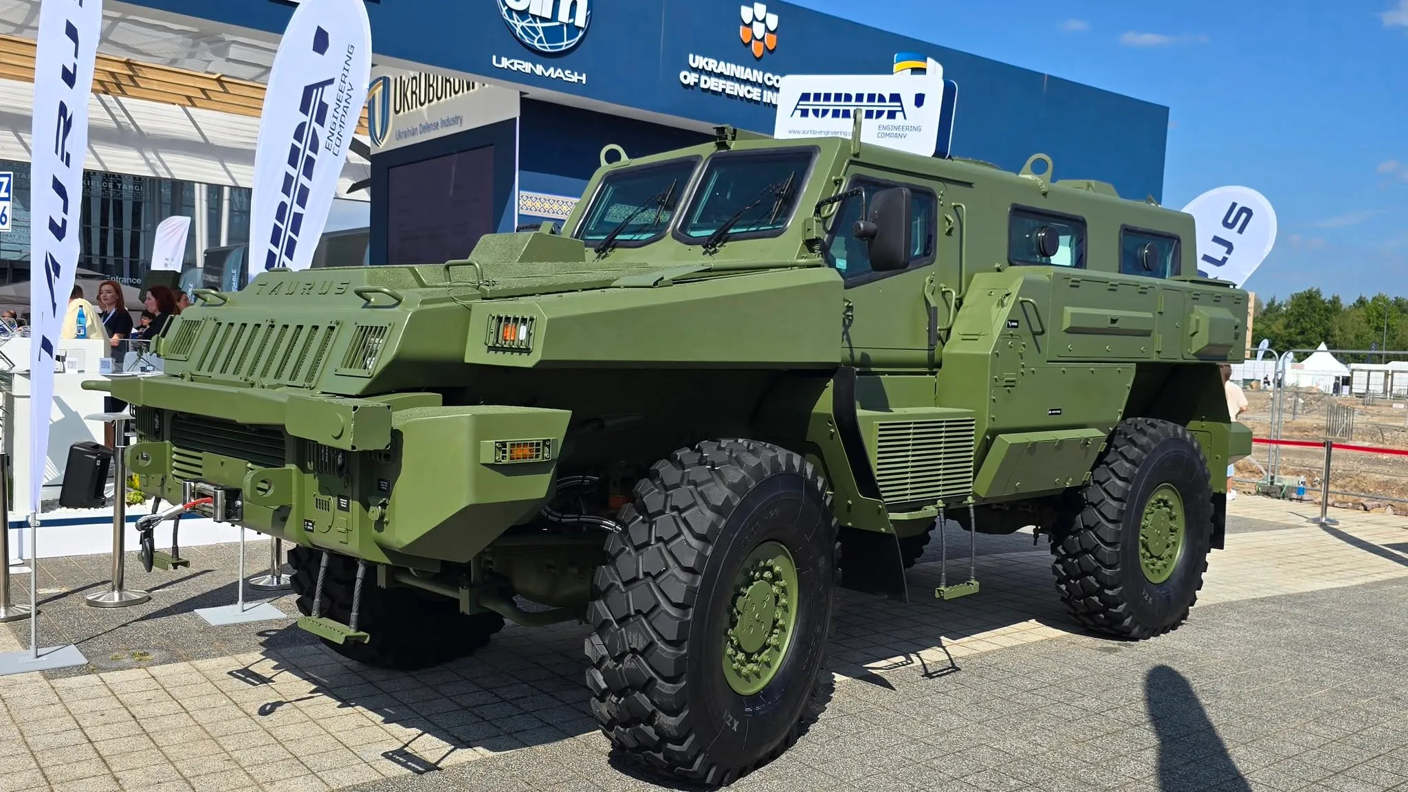 Бронеавтомобіль Taurus 4-1 4x4