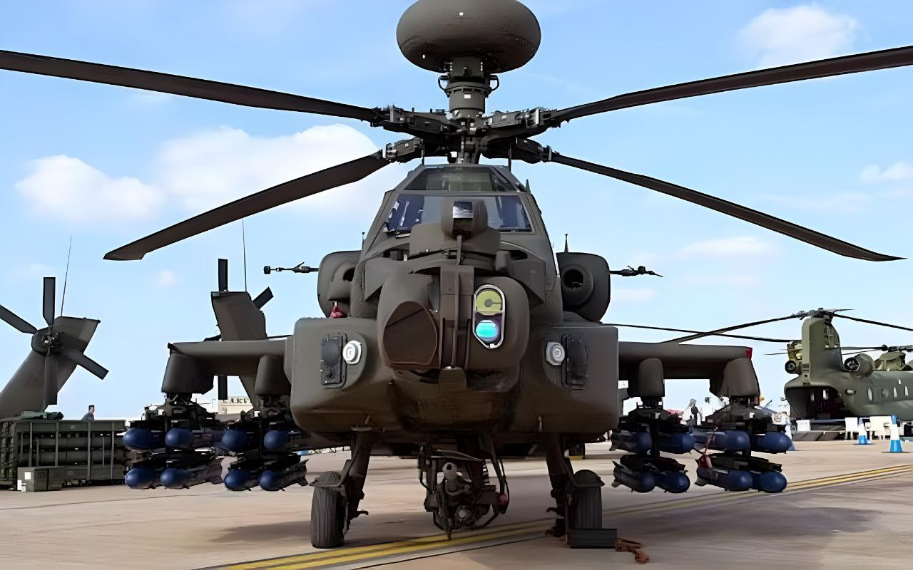 AH-64D з 16 ракетами Hellfire