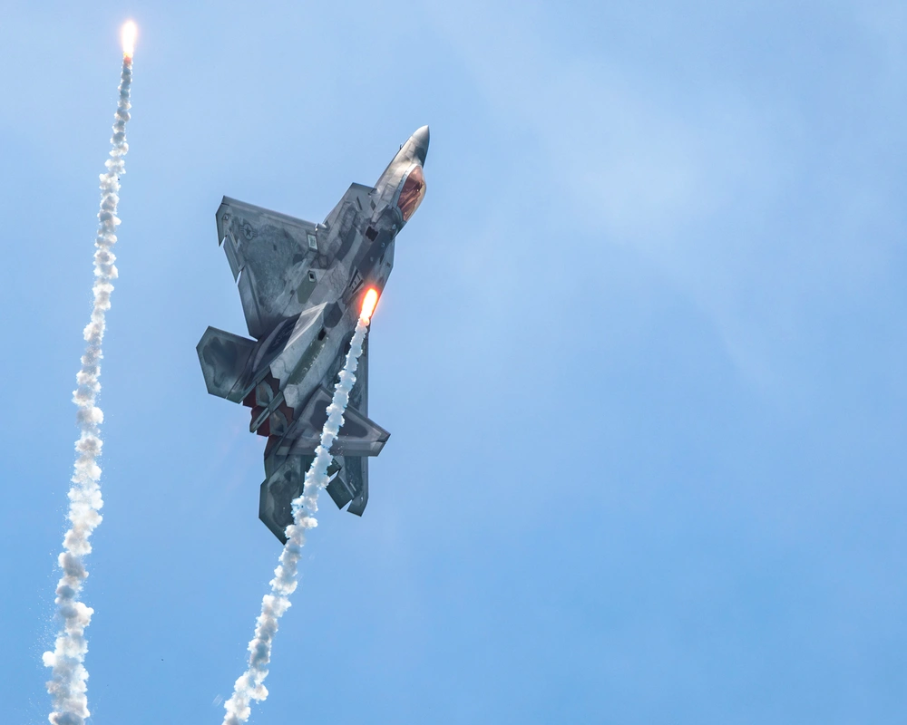 Винищувач F-22
