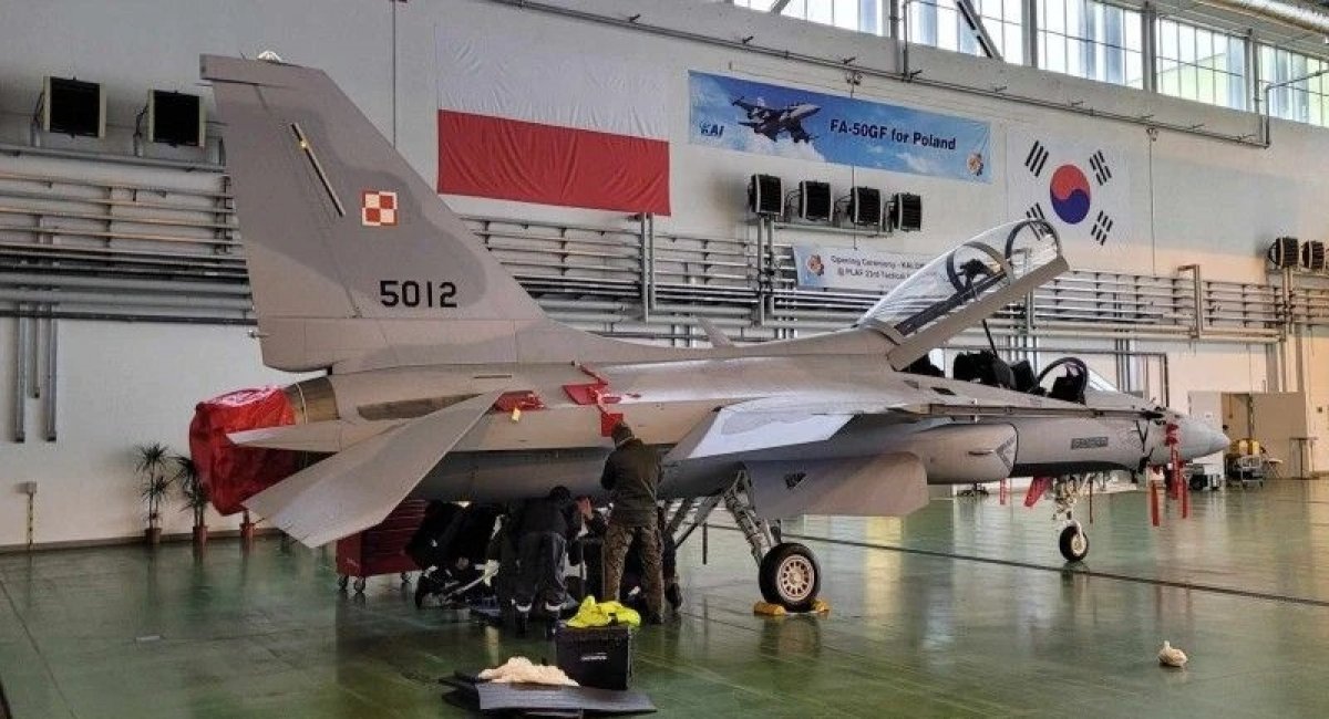 Навчально-бойовий літак FA-50 ПС Польщі
