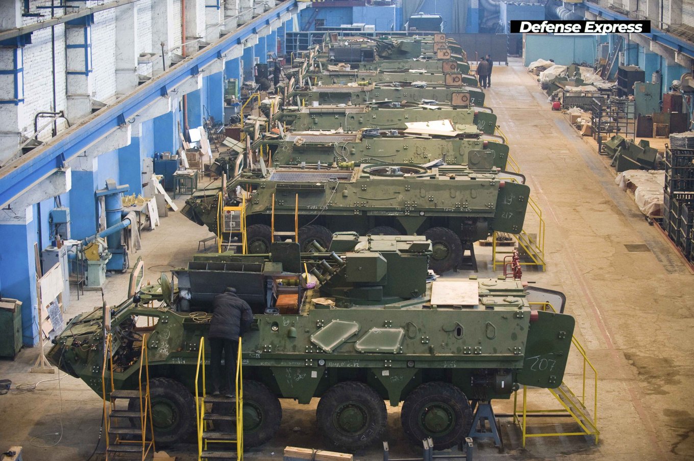 Цех з виробництва БТР-4, фото до повномасштабного вторгнення. Фото - Володимир Кравченко