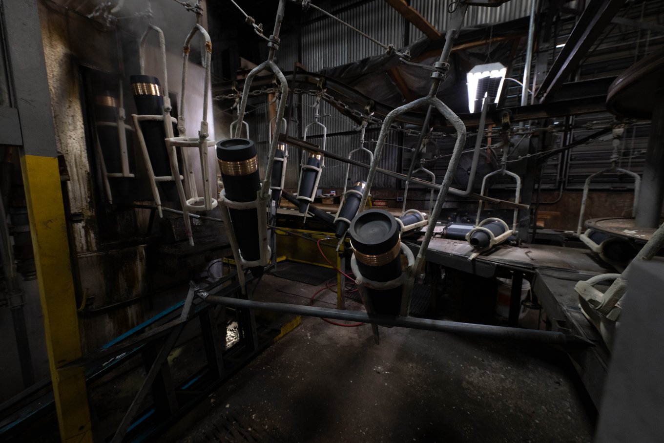 У США за чотири роки так і не вийшли на темпи у 100 тисяч 155-мм снарядів, зараз роблять майже вдвічі менше