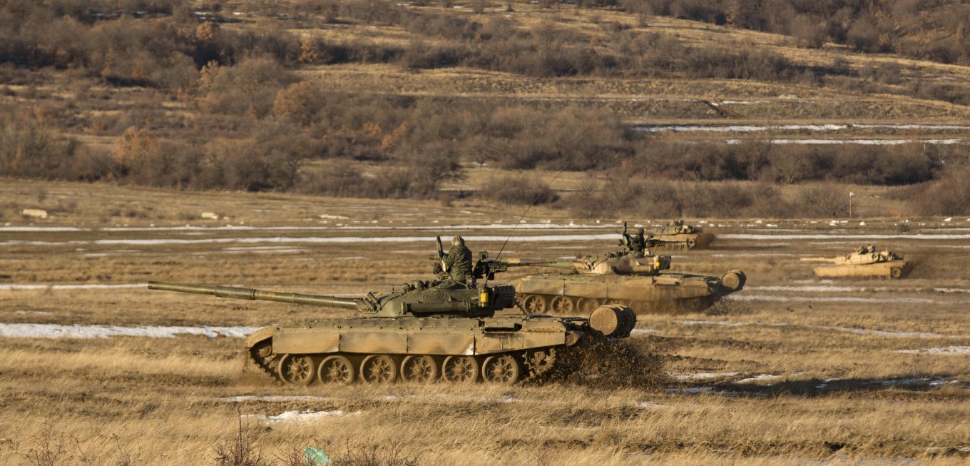 Болгарські Т-72 та американські Abrams під час навчань НАТО, ілюстративне фото з відкритих джерел