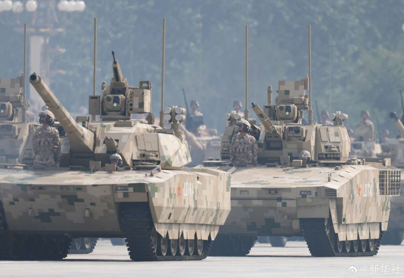 Type 100 в обох видах