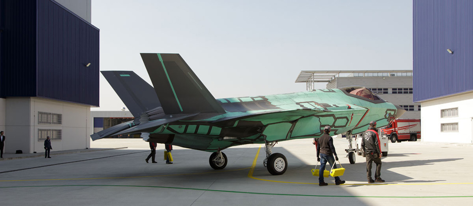 Викочування першого виготовленого в Італії F-35A