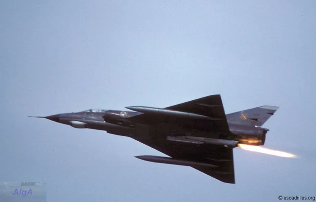 Для чого знадобилось стріляти з Mirage 2000 та Rafale ракетами MICA по кулям в стратосфері