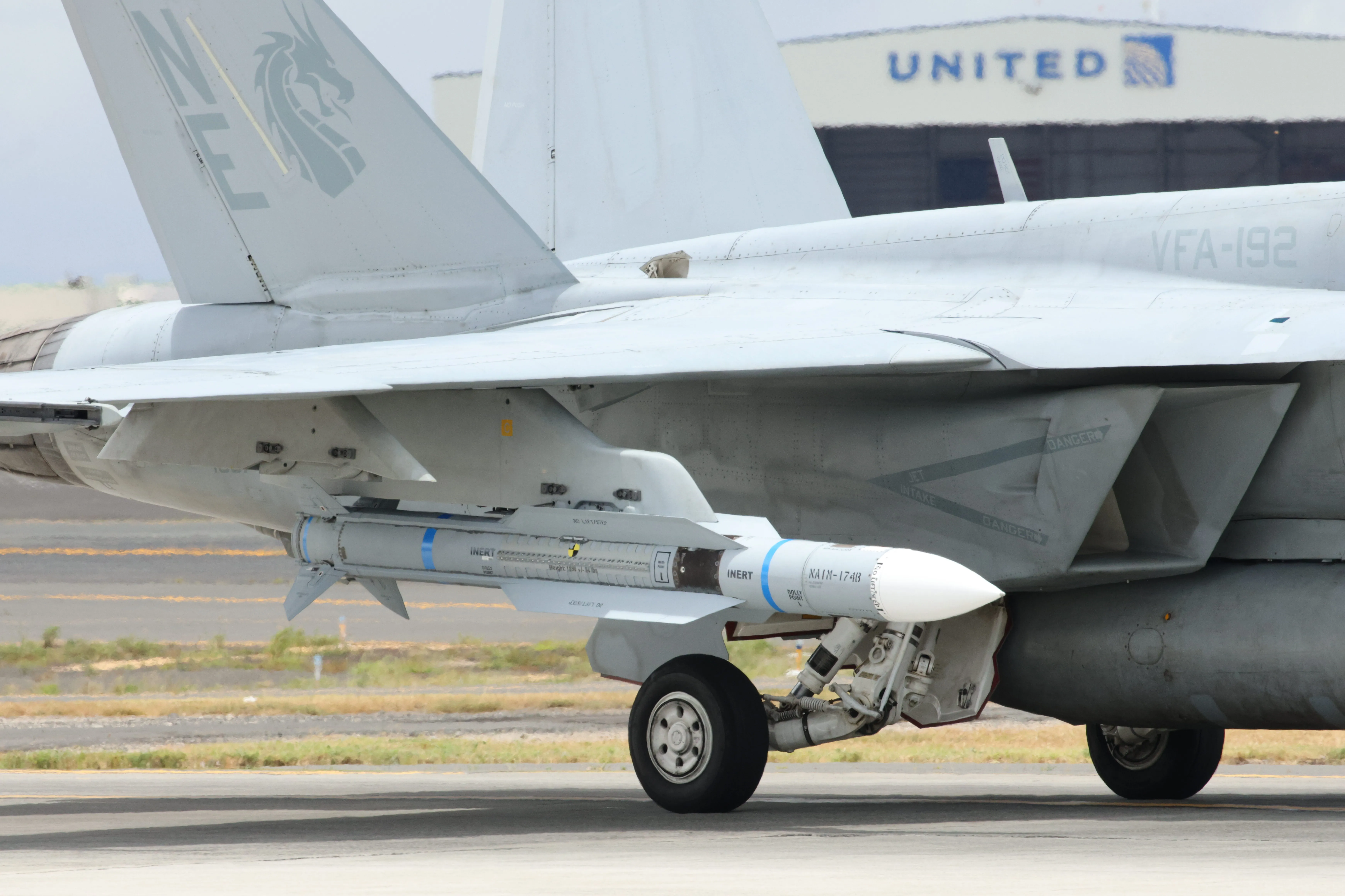 F/A-18E з AIM-174B (фото: @aeros808)