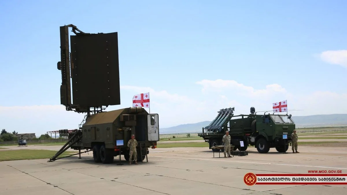 Грузія зараз у фокусі уваги, то ж яку армію вона має та скільки там військ російських окупантів