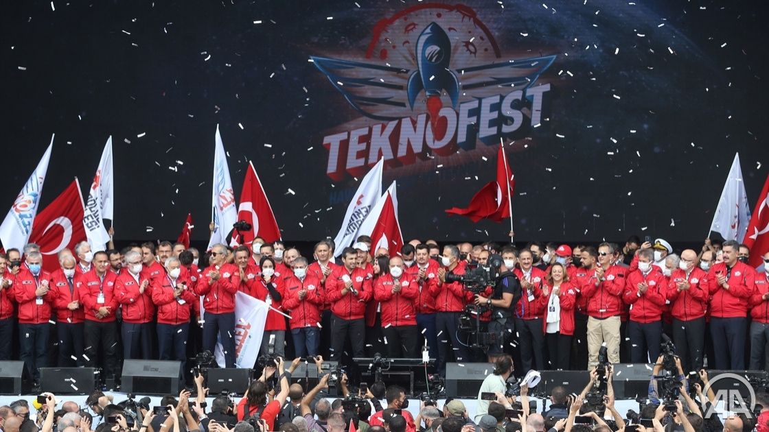 в Стамбулі розпочався Міжнародний фестиваль авіації, космосу та технологій Teknofest-2021, Defense Express