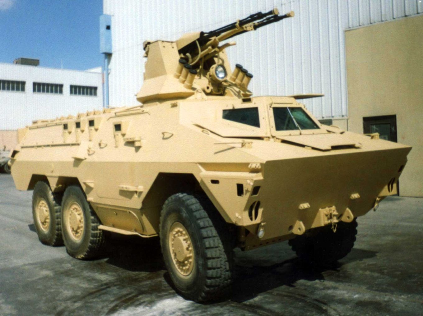 БТР Ratel з українським бойовим модулем БАУ-23x2