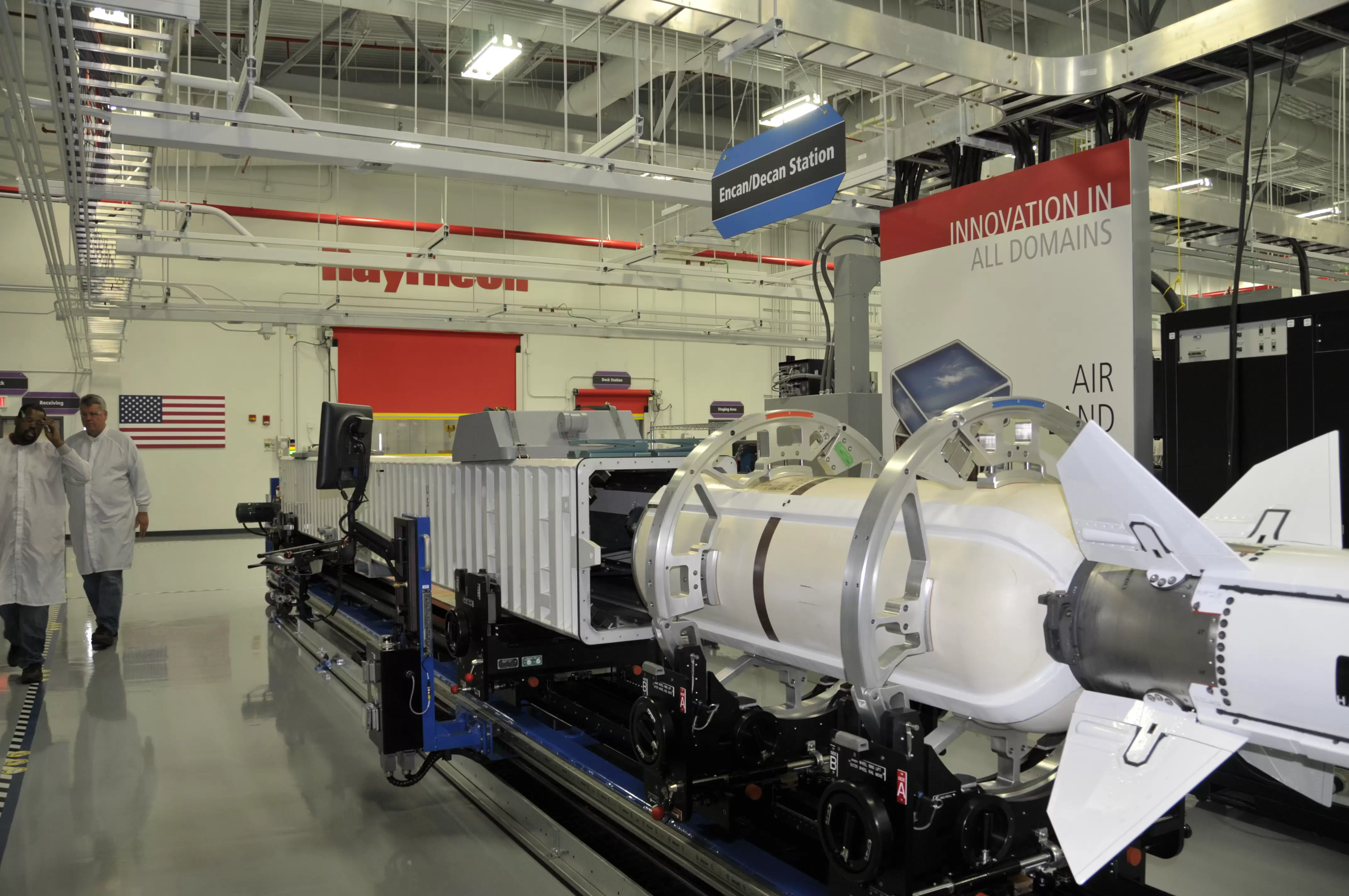 Виробництво зенітних ракет SM-6 на заводі Raytheon