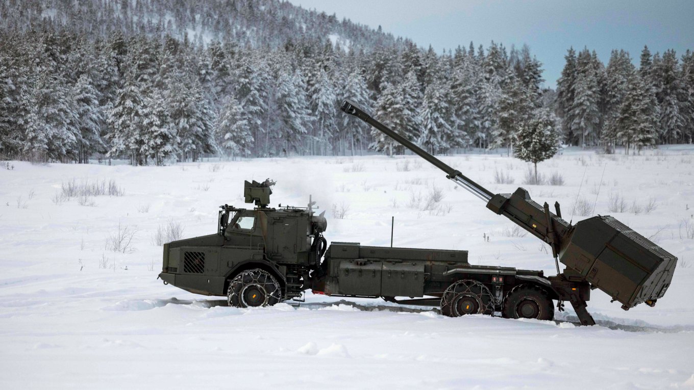 Латвія з трьома Т-55 і майже 50 M109 в арсеналі отримає ще 18 САУ Archer від Швеції, але це не все