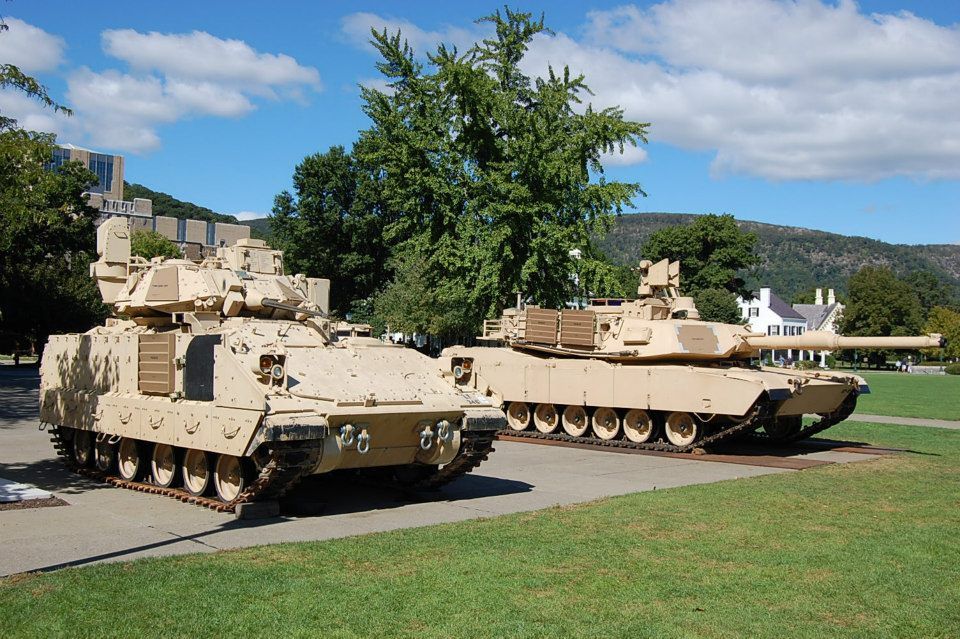 M1 Abrams Bradley
