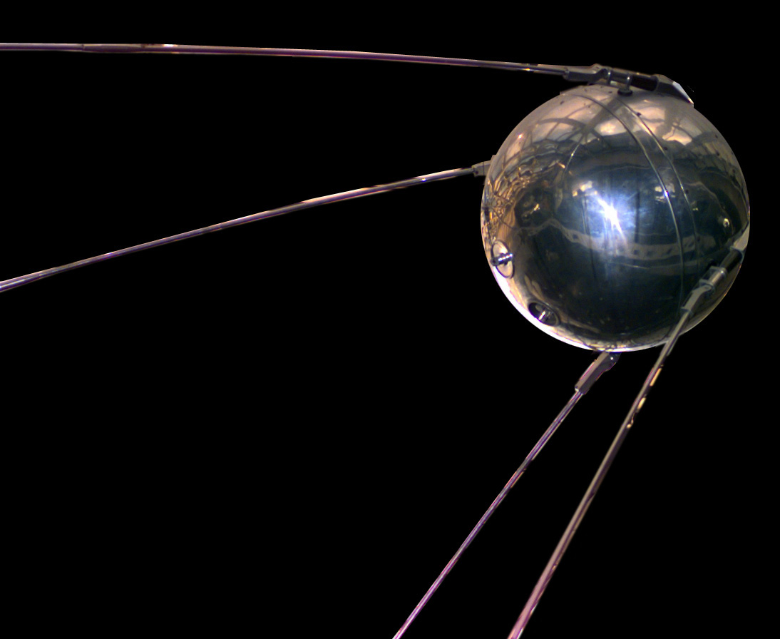 перший штучний супутник Землі, Космічна розвідка, військовий космос, Defense Express