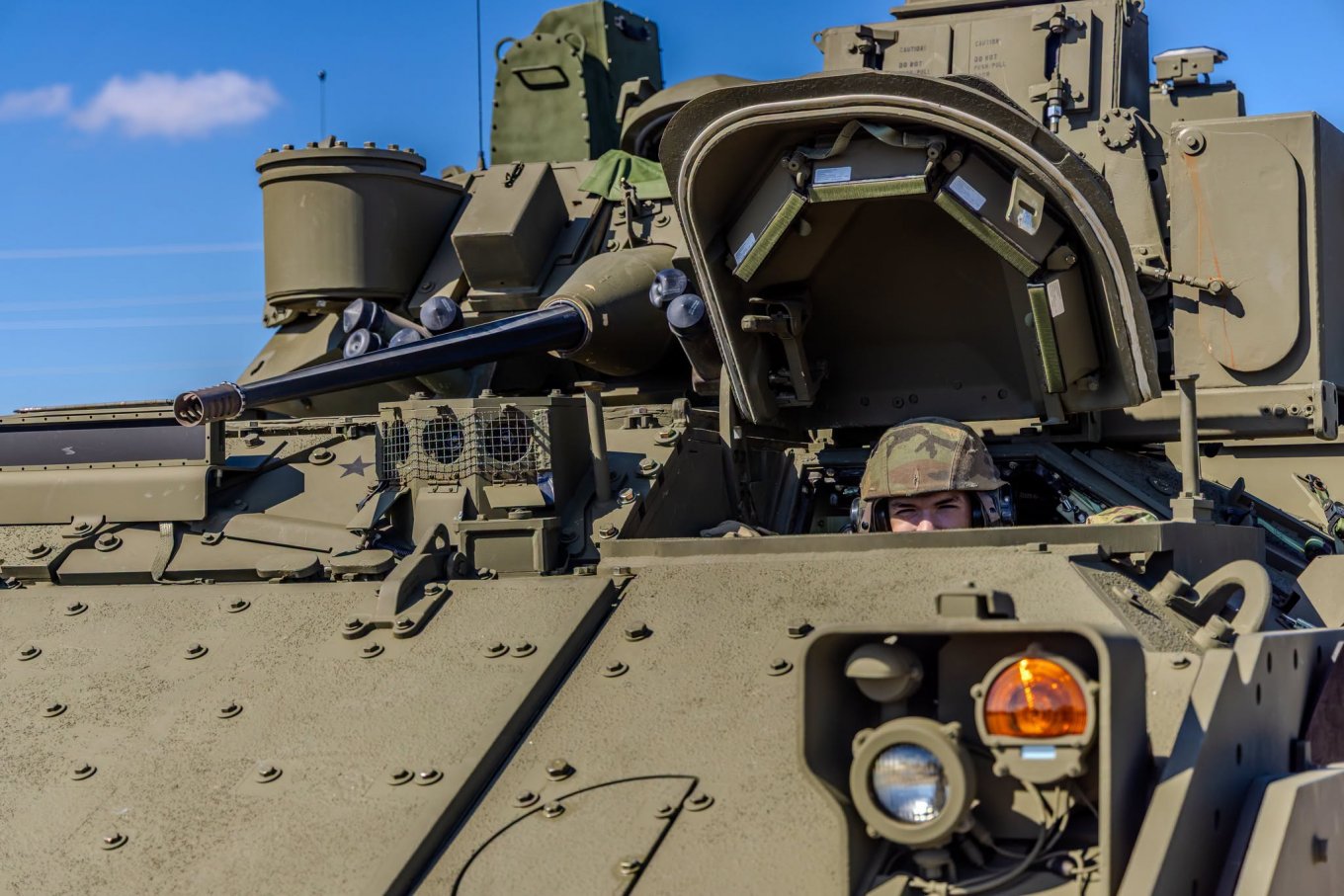 БМП M2A4E1 Bradley