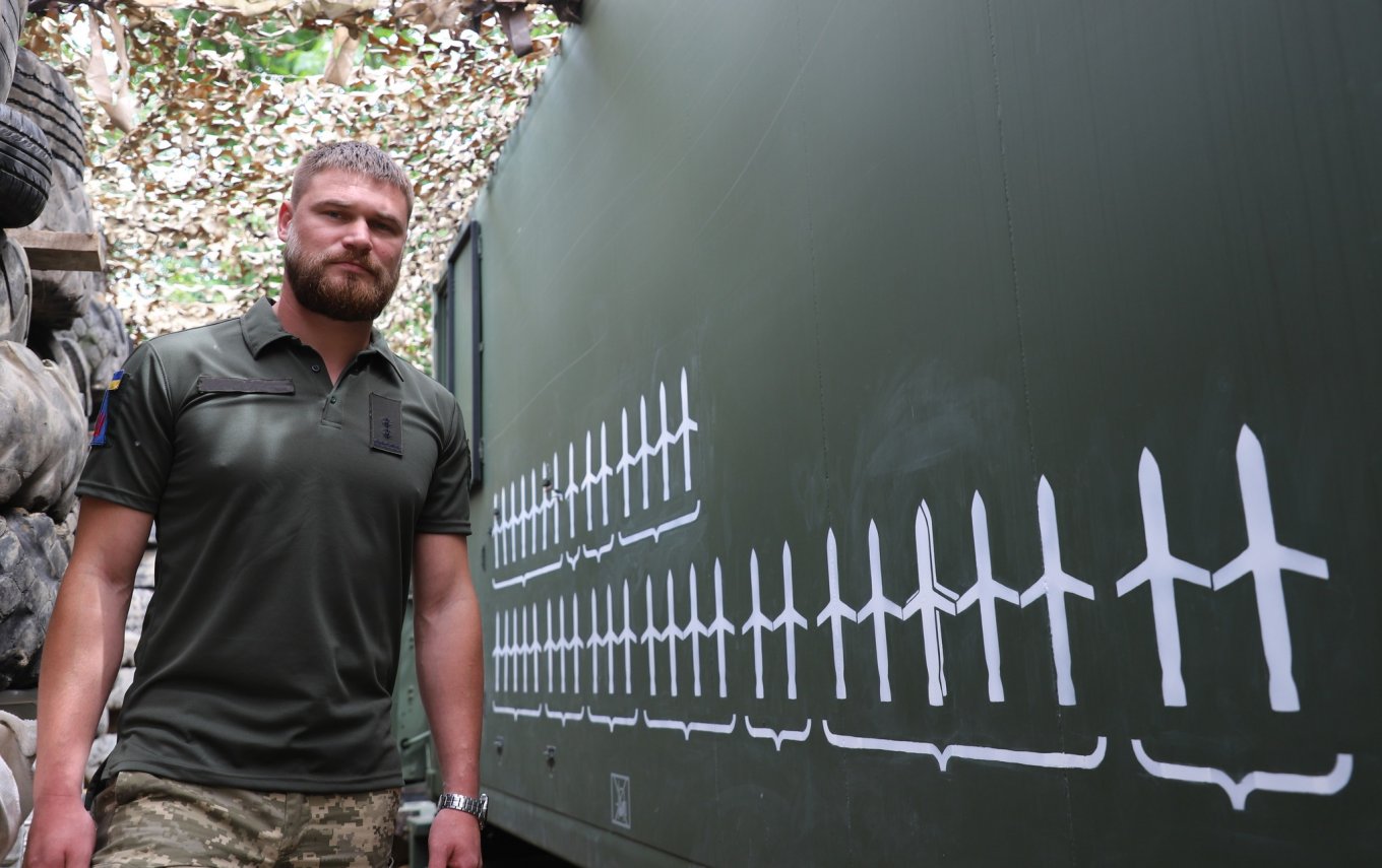 Позначки зі збитими цілями на командному пункті ЗРК Iris-T SLM, 2024 рік. Фото: ПвК 
