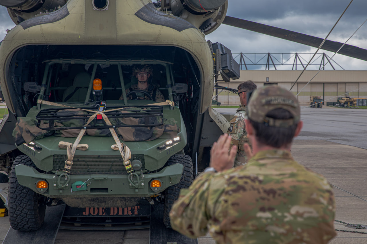 Багі M1301 ISV CH-47 Chinook