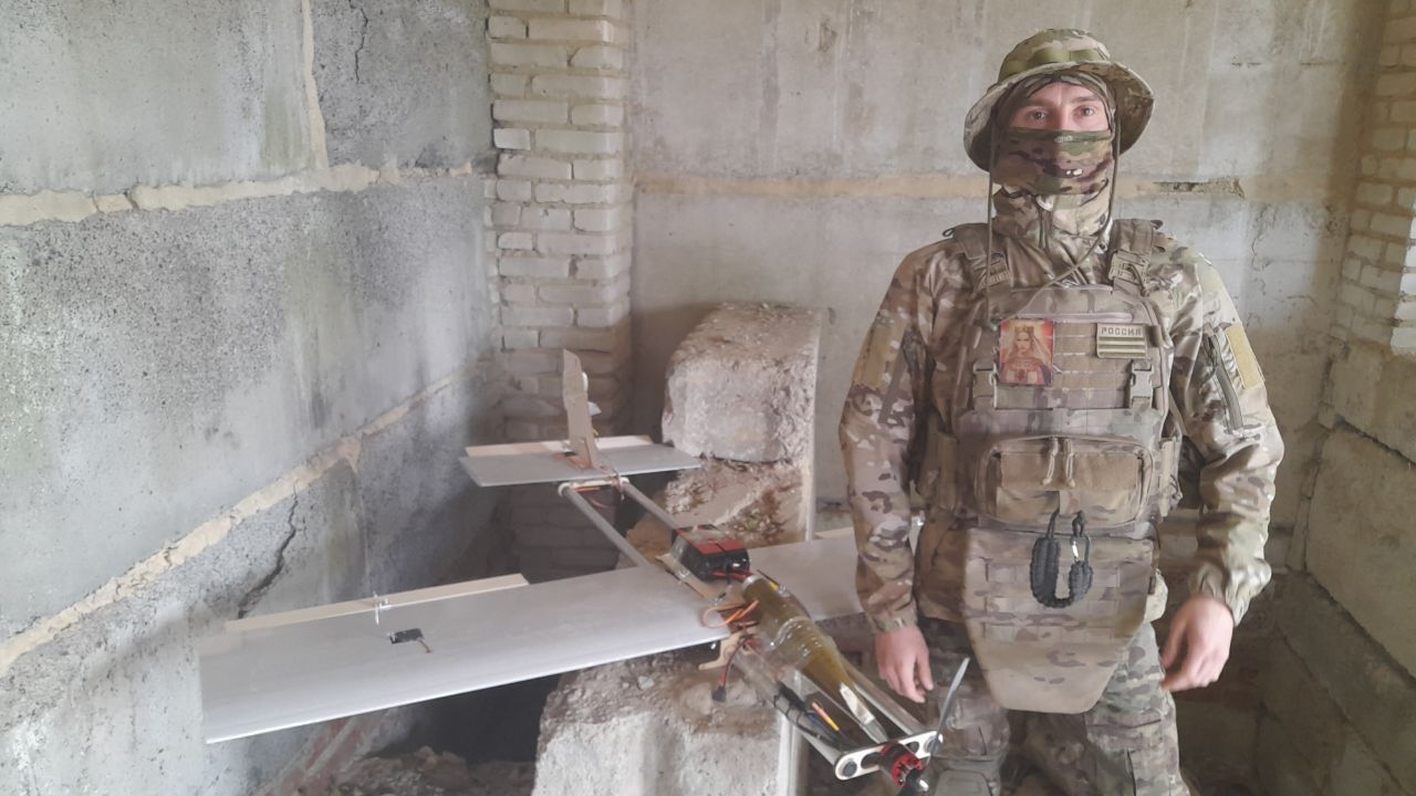 Одномоторний дрон-камікадзе