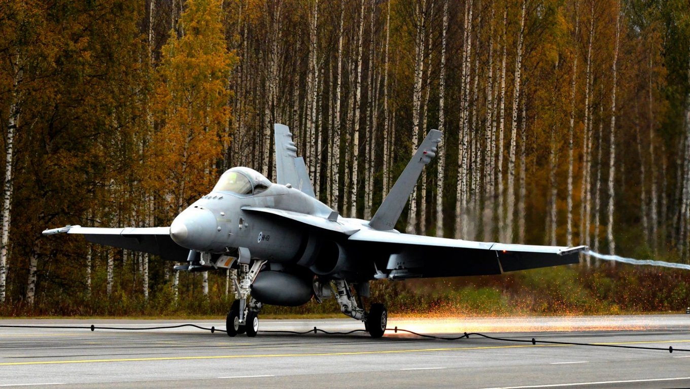 F/A-18 ПС Фінляндії експлуатація з доріг