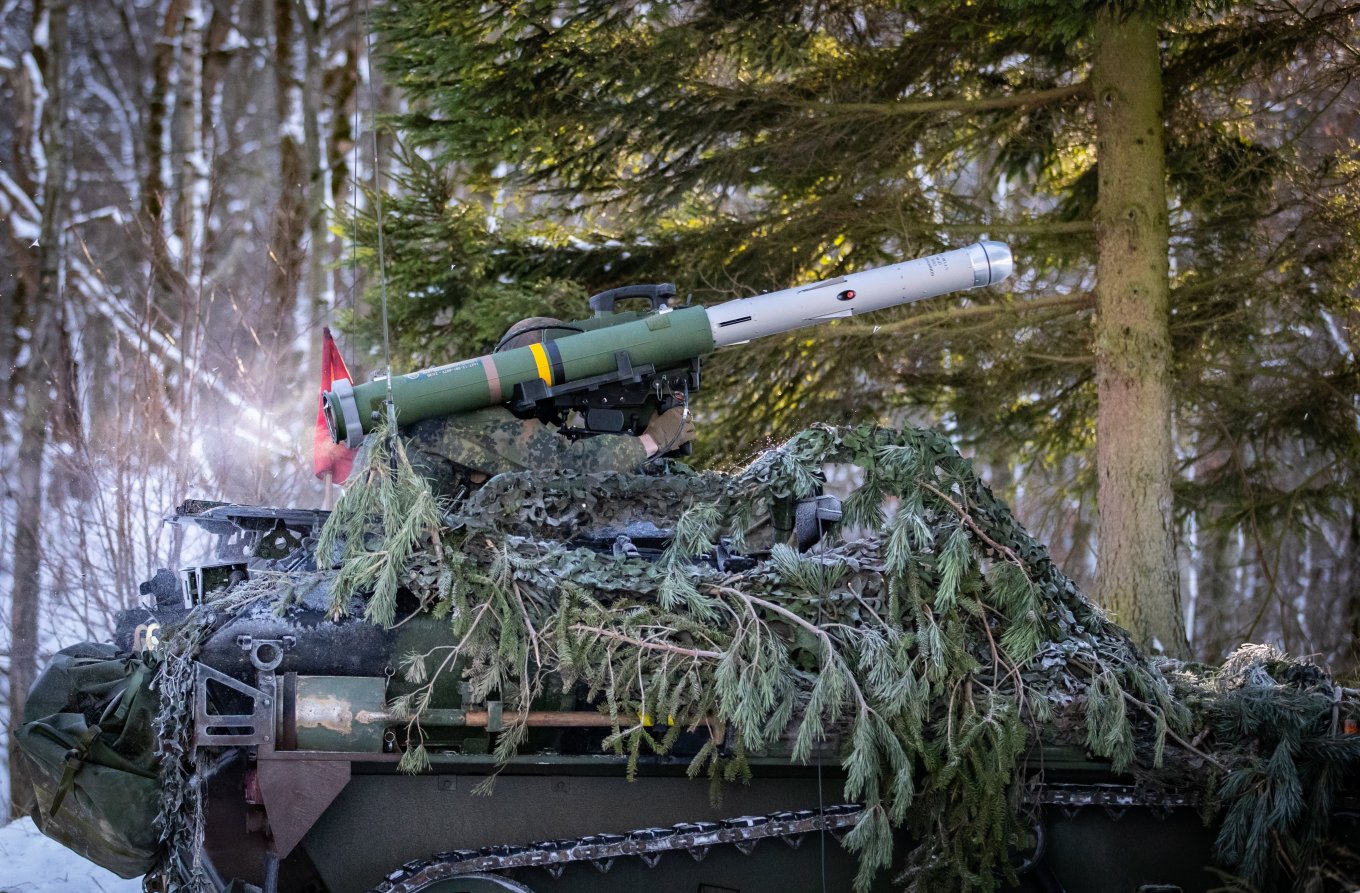 ПТРК MELLS, який є німецькою версією Spike LR, на танкетці Wiesel