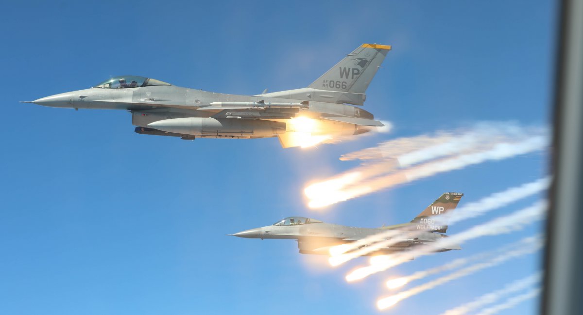 багатофункціональні винищувачі F-16