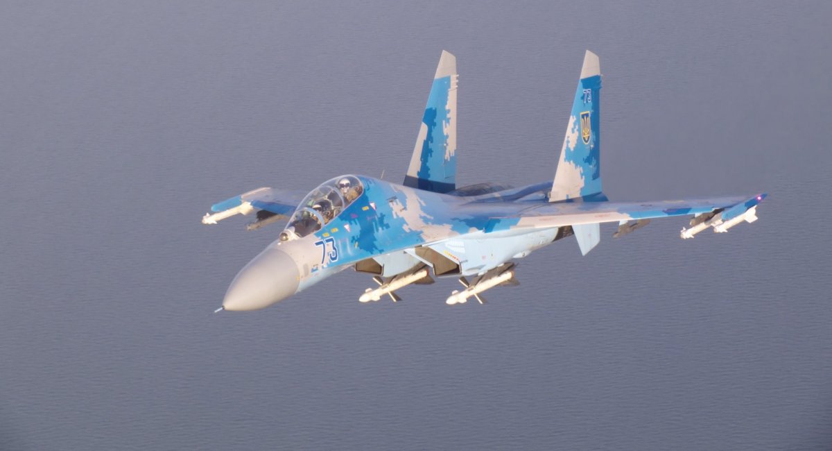 Су-27 Повітряних Сил України з ракетами Р-27 та Р-73