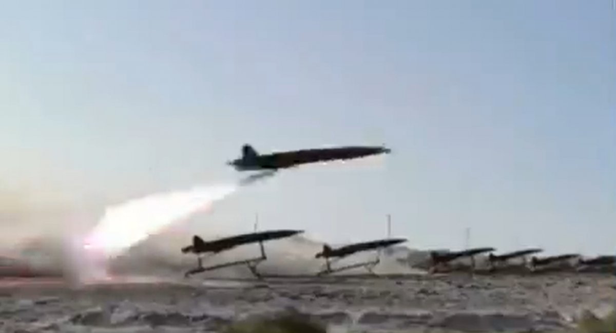 Випробування китайського реактивного далекобійного безпілотника TM-300. Кадр з відео