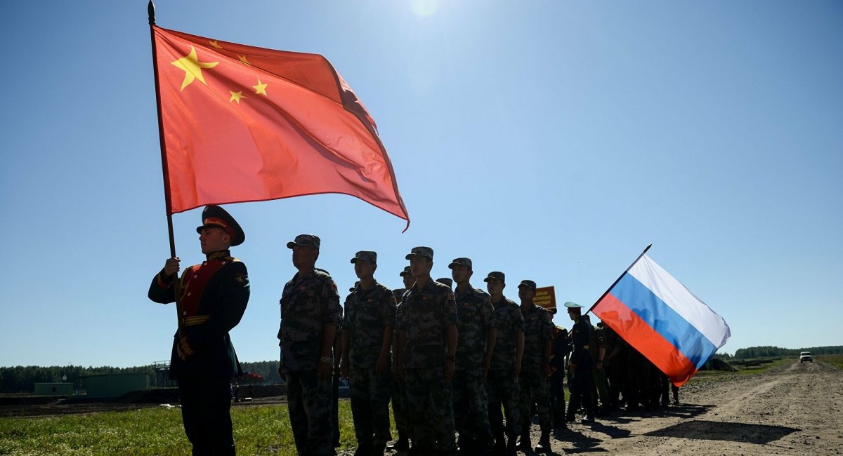 Пекін попереду, Москва відстає: німецьке Міноборони вказало слабкі та сильні сторони армій РФ та Китаю