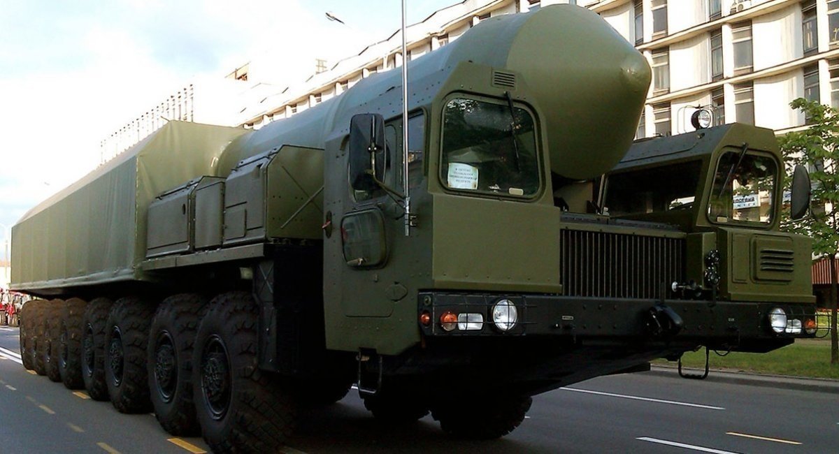 Нібито рухомий макет пускової РС-26 "Рубеж", яка виступила основною для "Орєшніка"