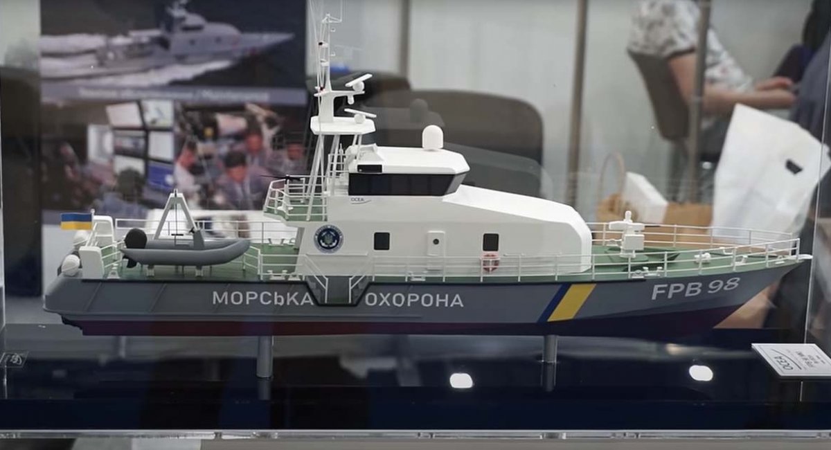 Макет патрульного катера OCEA FPB 98 MKI для Морської охорони на виставці "Зброя та Безпека-2021" / Фото: "Донбасс Реалии"