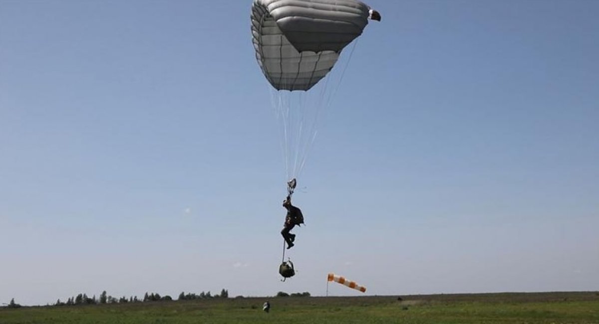 Тренування майбутніх інструкторів ДШВ ЗСУ з парашутними системами від Airborne Systems