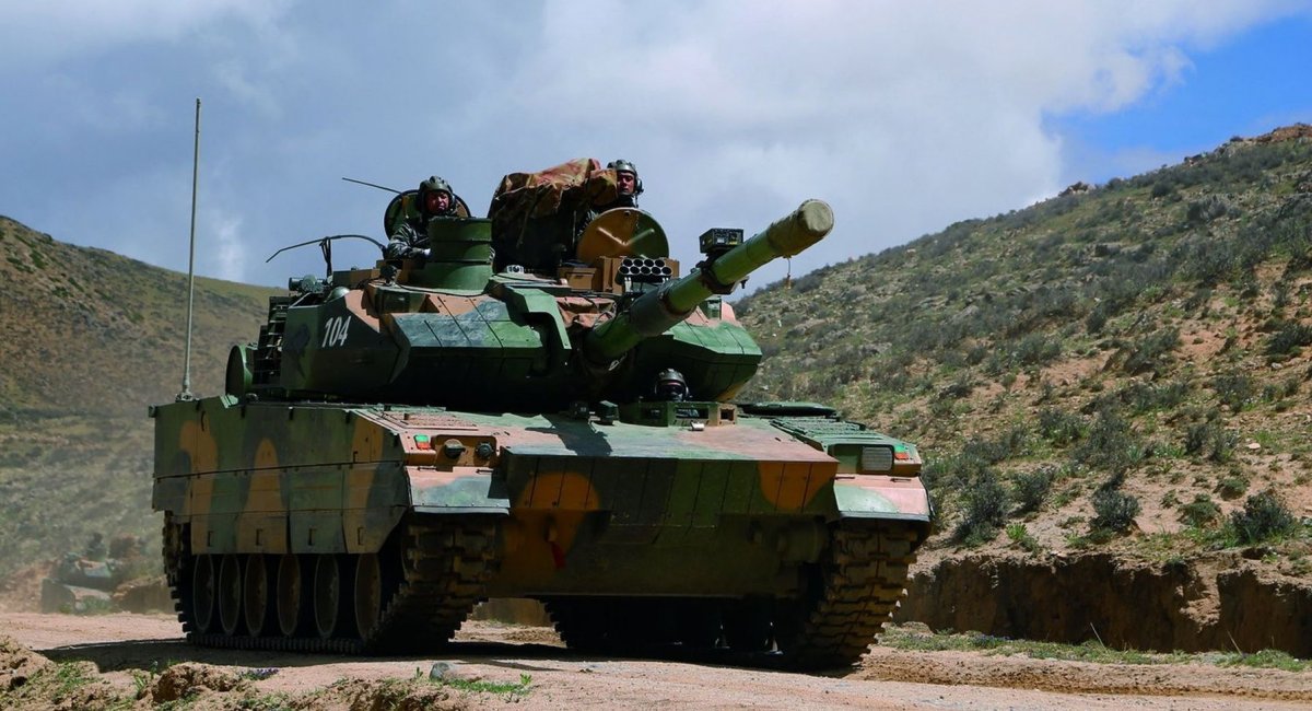 Всупереч заявленій класифікації, маса "Тип-15" - 36 тонн, це скоріше середній танк, адаптований для війни у горах