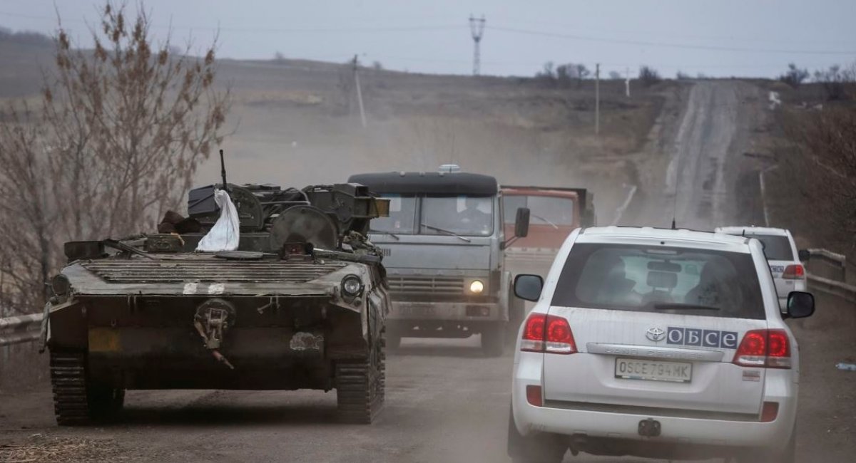 Машина СММ ОБСЄ на Донбасі / Фото: REUTERS