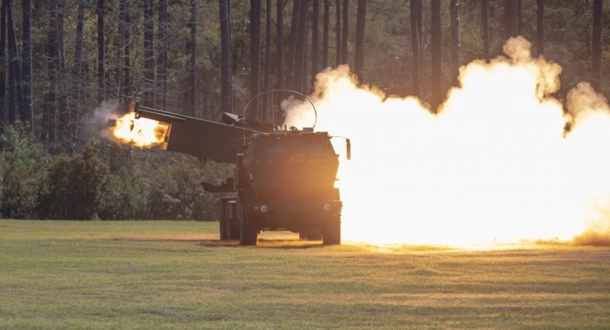 Вогонь з ракетної системи HIMARS, фото ілюстративне